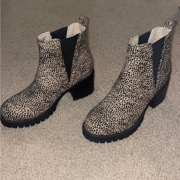 MIA | Cheetah Block Heel Closed Toe Slip On Booties/Boots | NEW!! 🤎🖤 - Picture 4 of 10